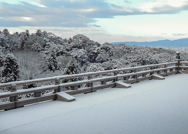 雪の積もった清水の舞台