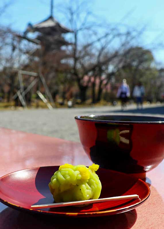 東寺の和菓子とお茶
